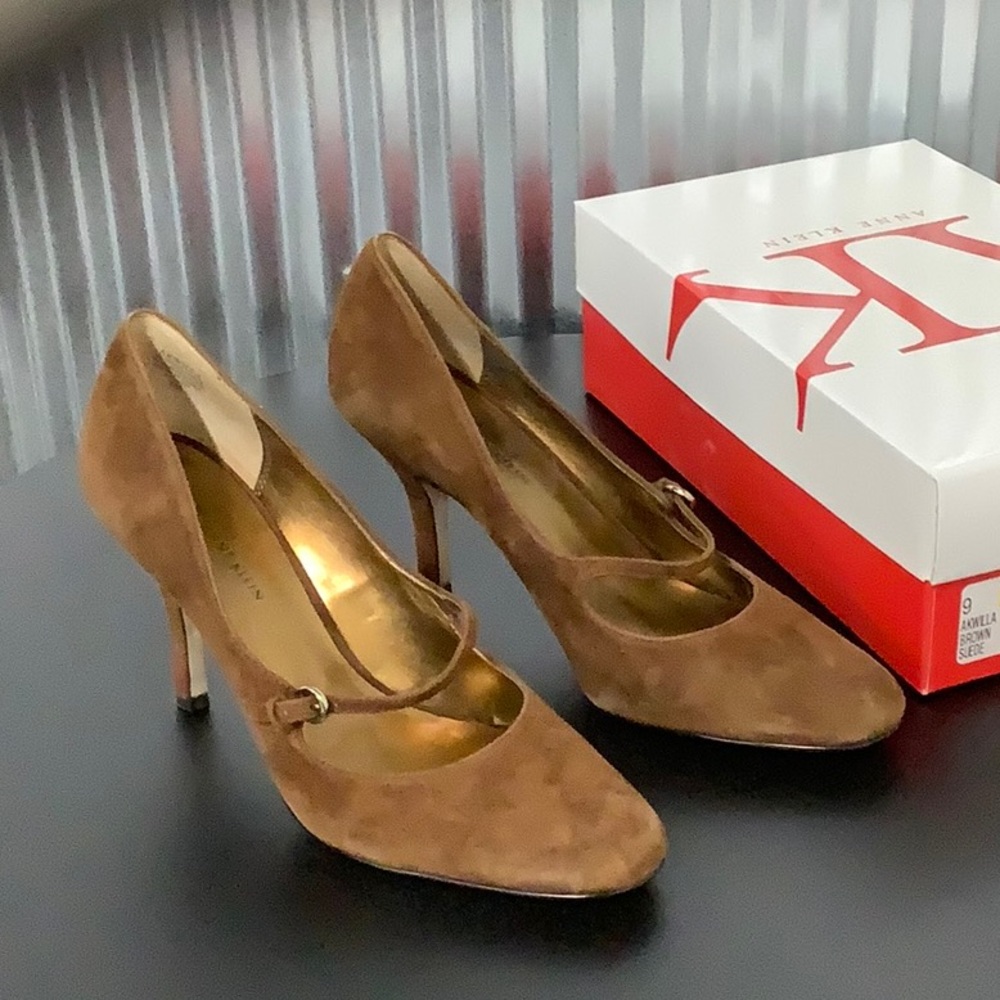 Anne Klein Willa suede leather shoe